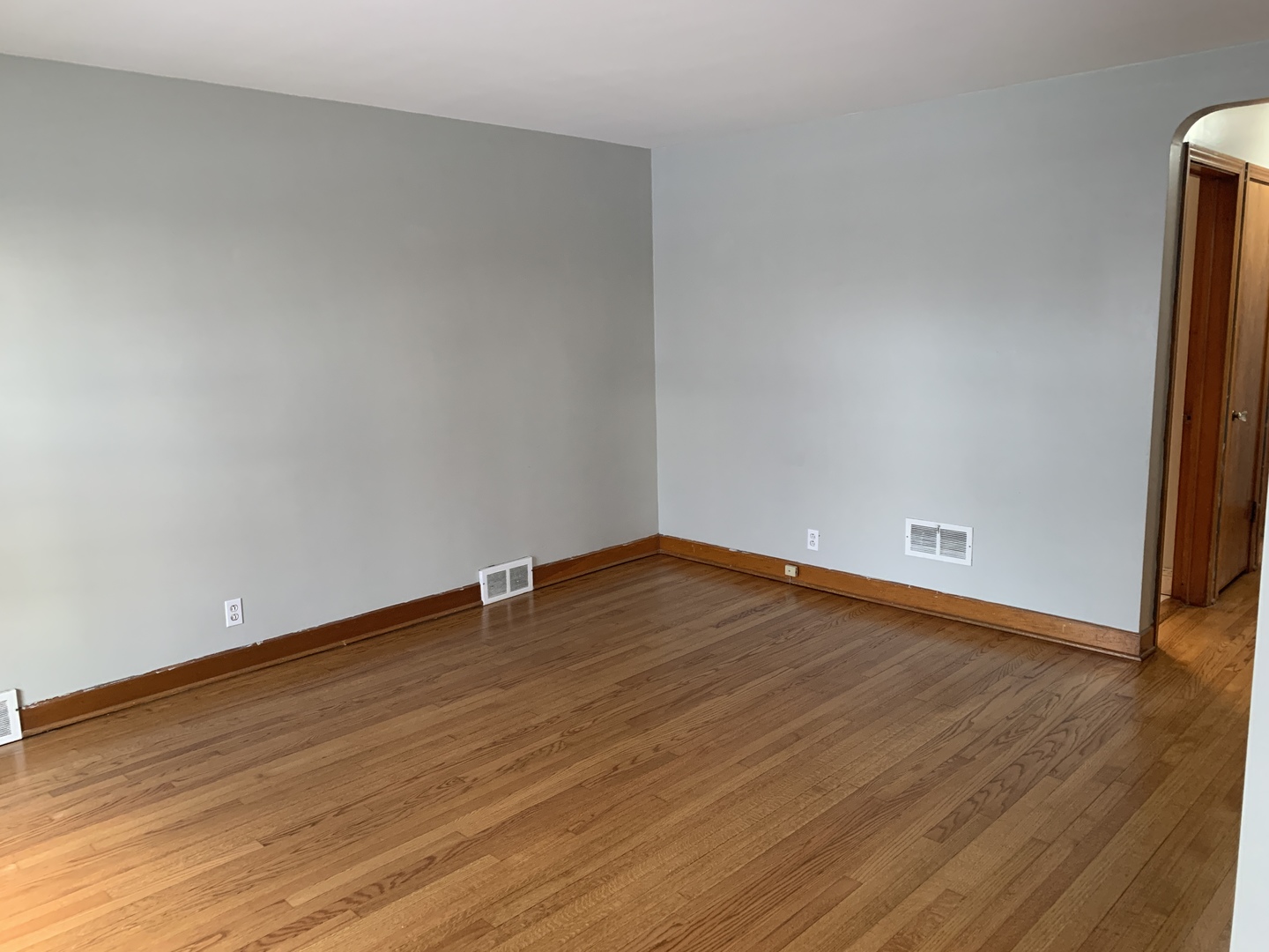 2513 S 18th Avenue, Broadview, IL 60155