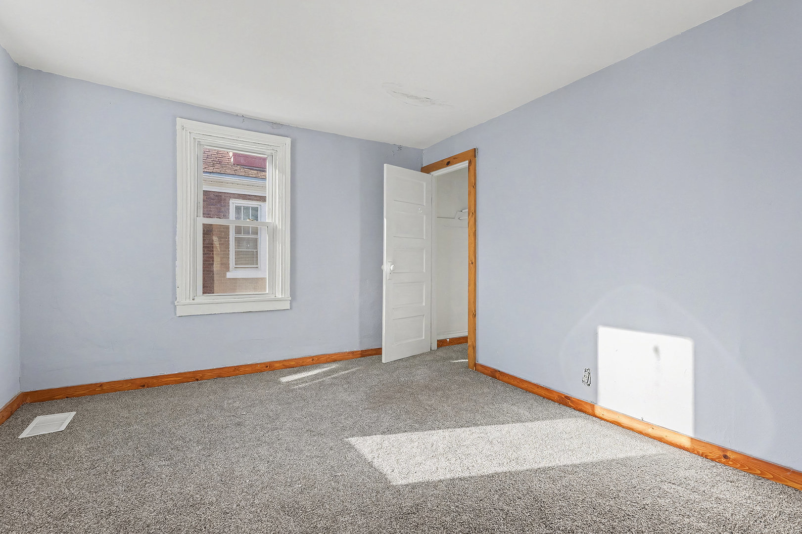 541 4th Avenue, Aurora, IL 60505