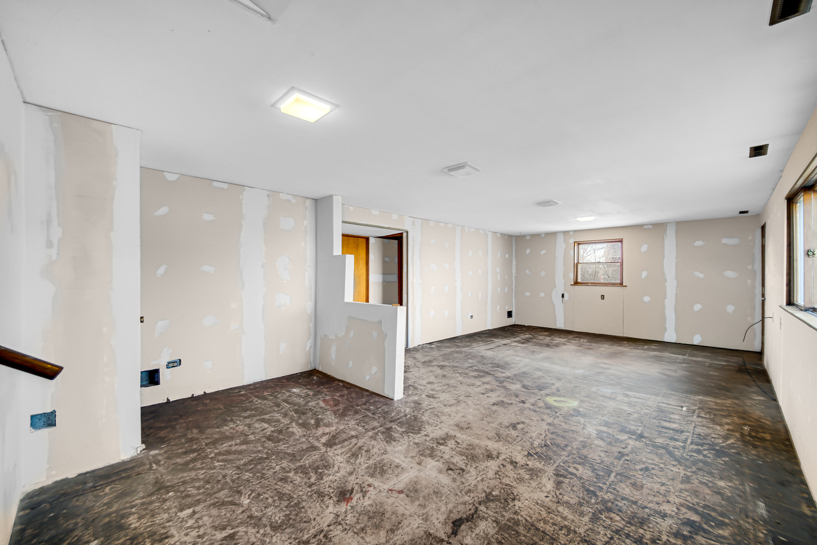 17024 Kimbark Avenue, South Holland, IL 60473