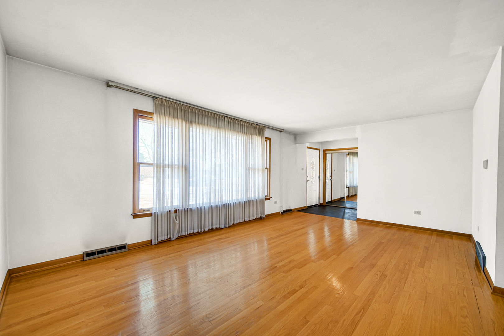 17024 Kimbark Avenue, South Holland, IL 60473