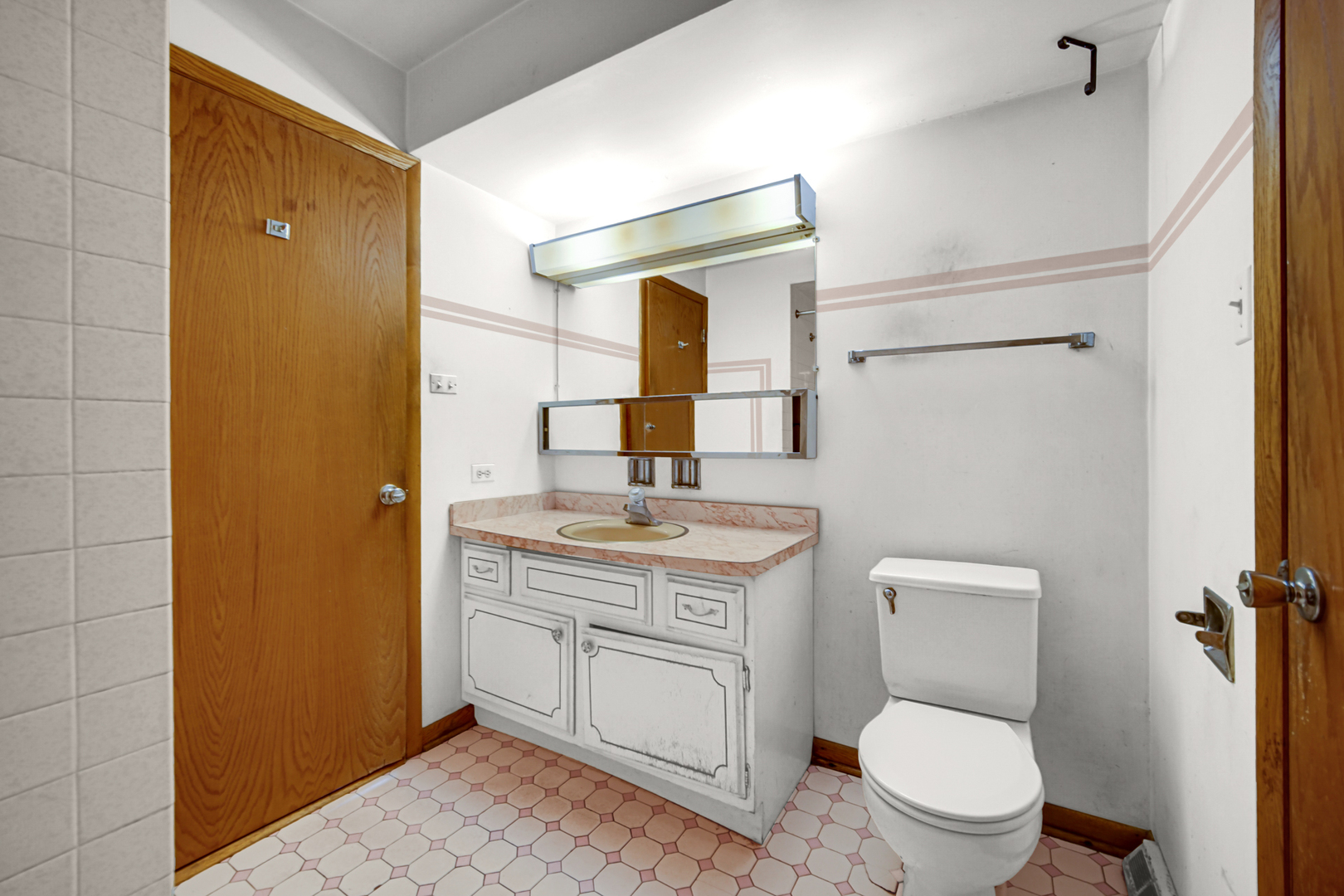 17024 Kimbark Avenue, South Holland, IL 60473