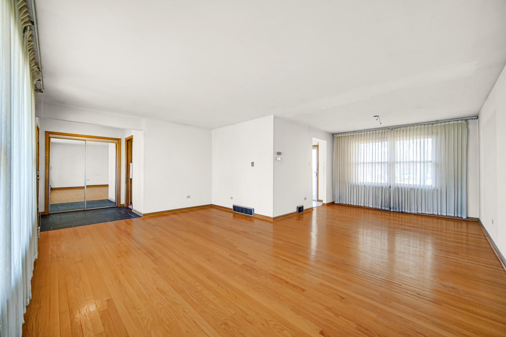 17024 Kimbark Avenue, South Holland, IL 60473