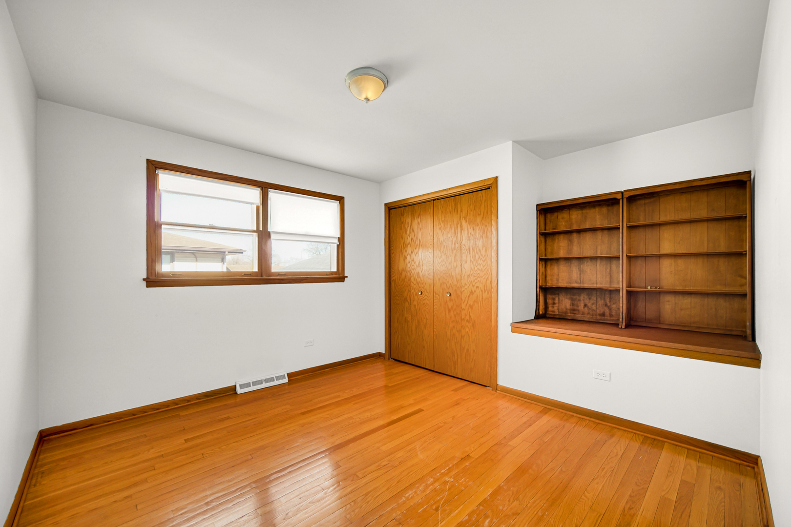 17024 Kimbark Avenue, South Holland, IL 60473