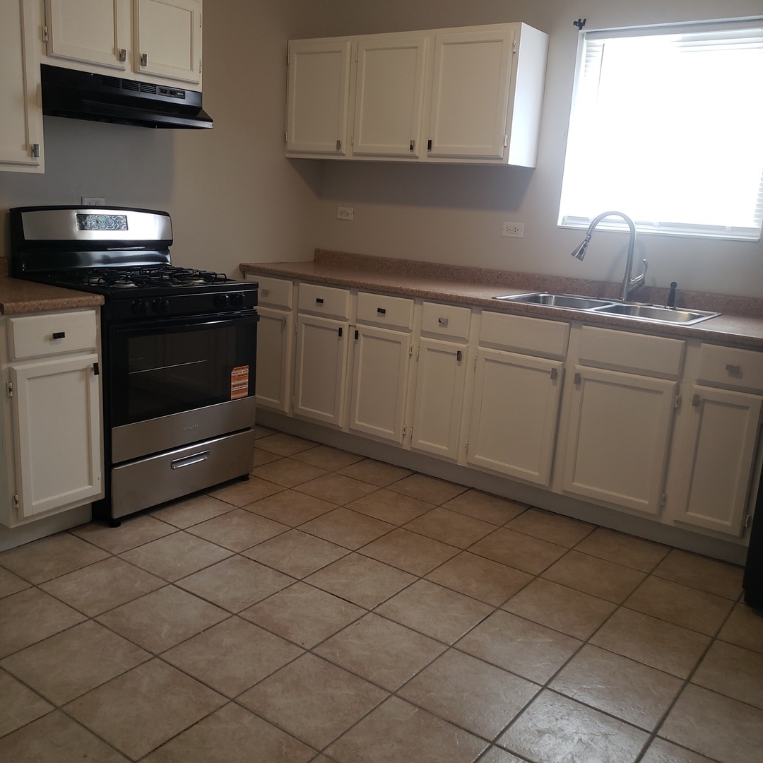 36 W 103rd Place #2, Chicago, IL 60628