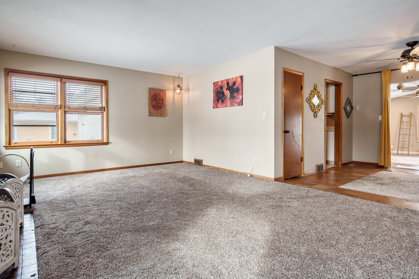 1013 E Main Street, Rockton, IL 61072