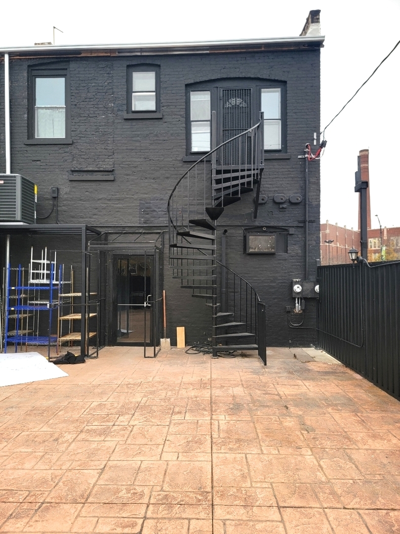 4070 S Archer Avenue, Chicago, IL 60632