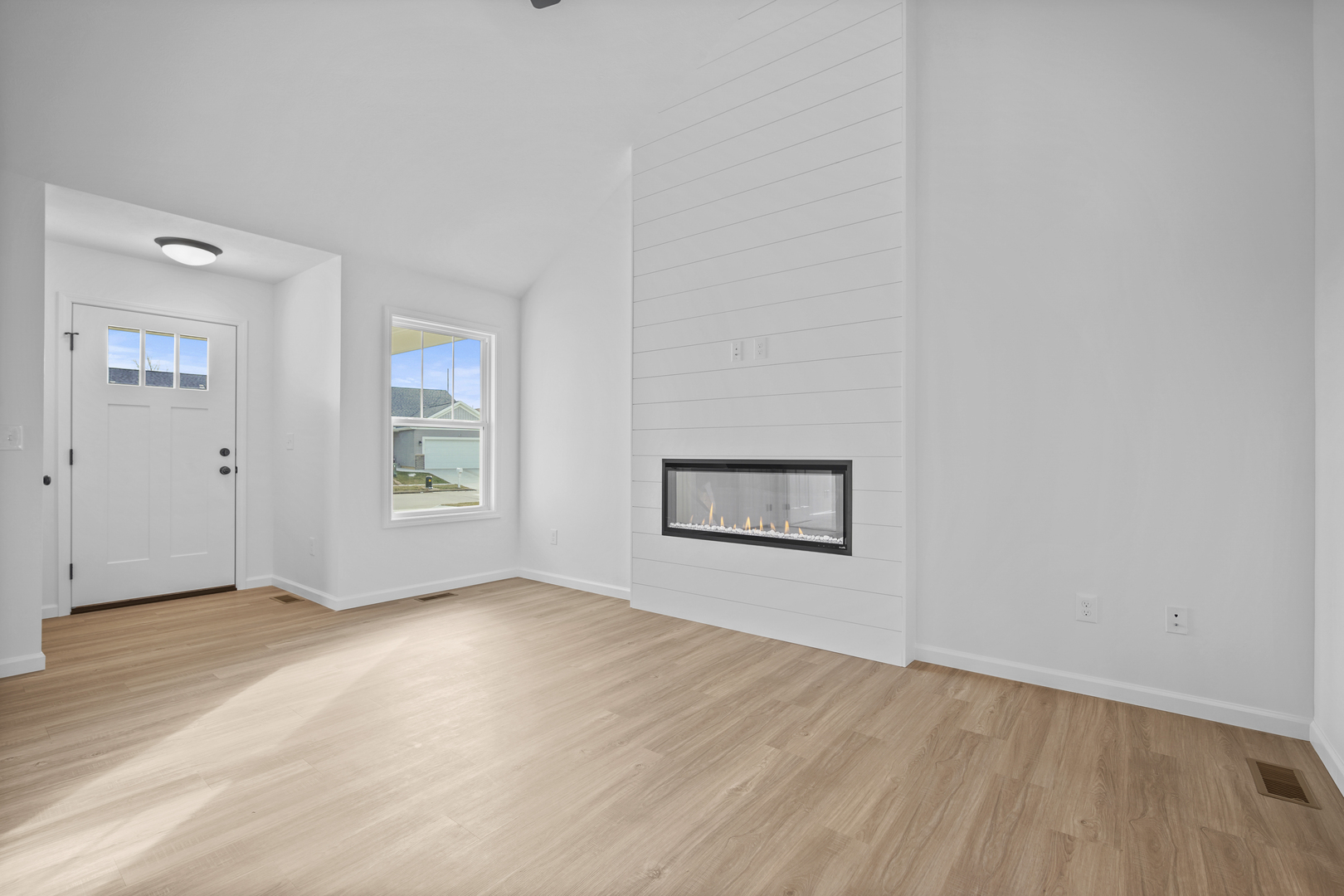 3 Eric Court, Bloomington, IL 61705