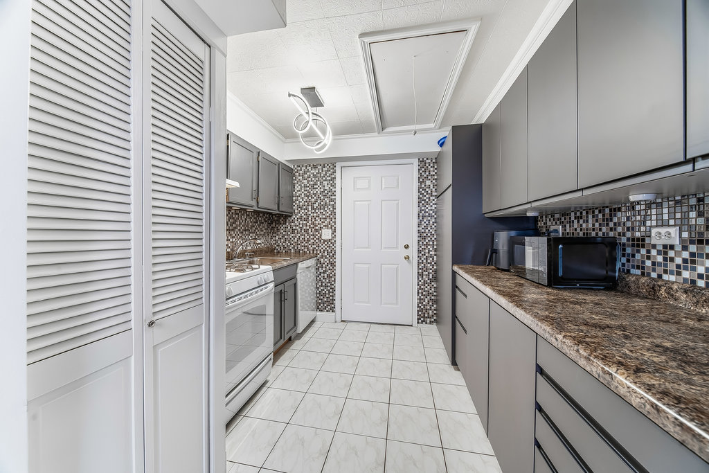 16030 Saint Louis Avenue, Markham, IL 60428