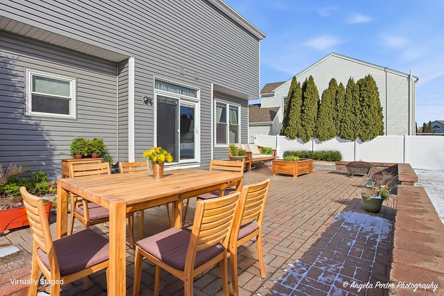 443 E Stockton Court, Round Lake Beach, IL 60073