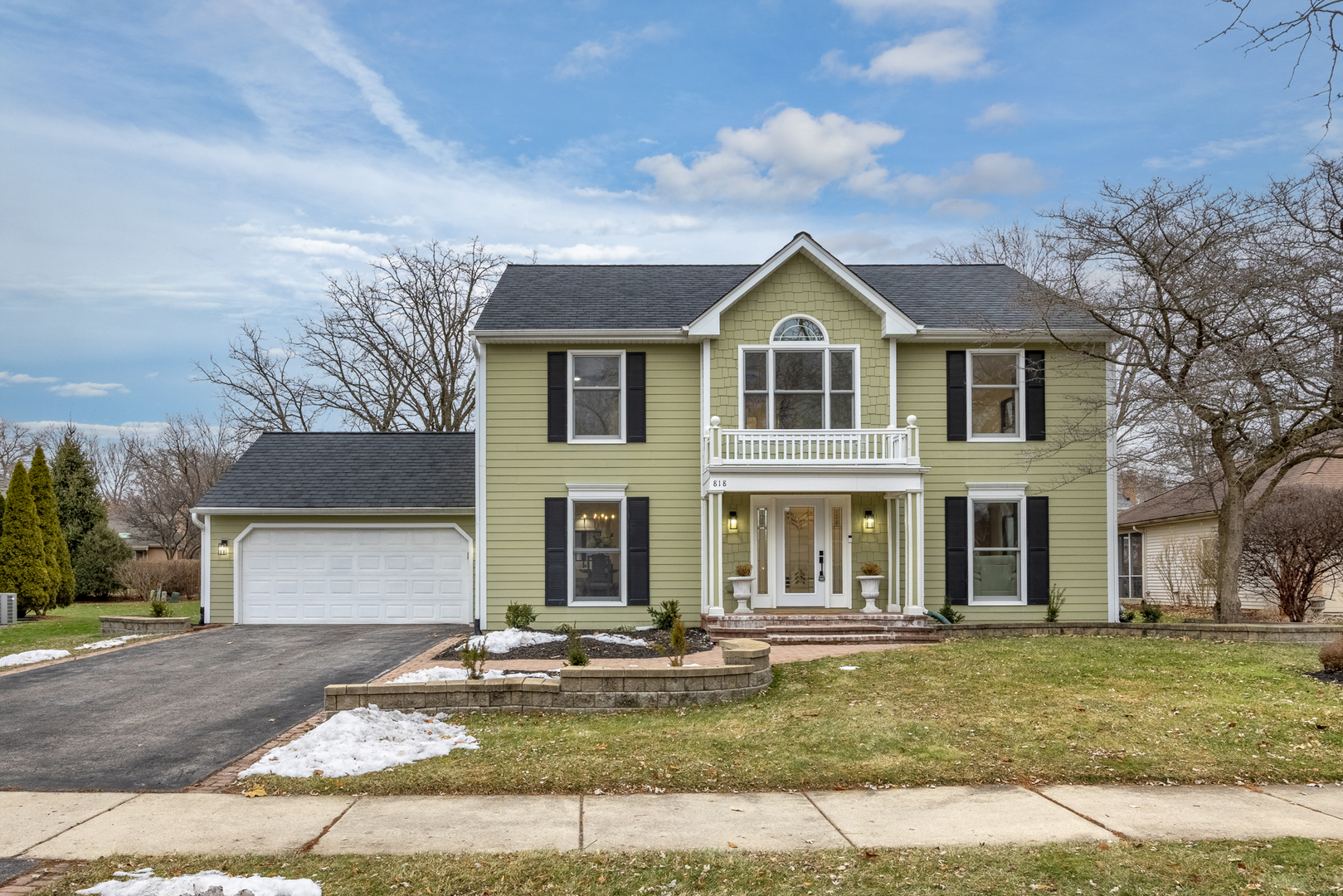 818 FAIRWINDS Court, Naperville, IL 60563