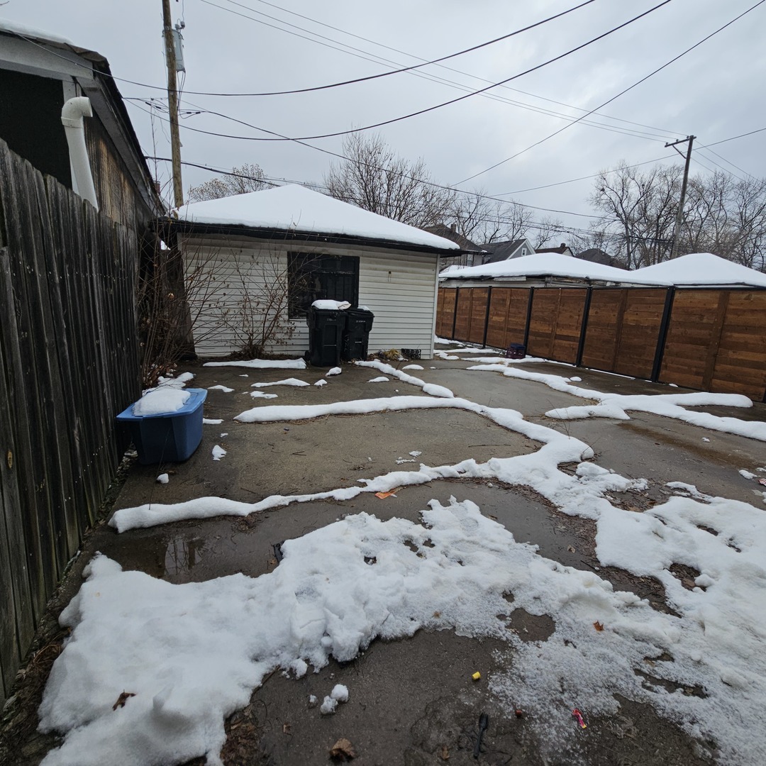 919 N Long Avenue, Chicago, IL 60651