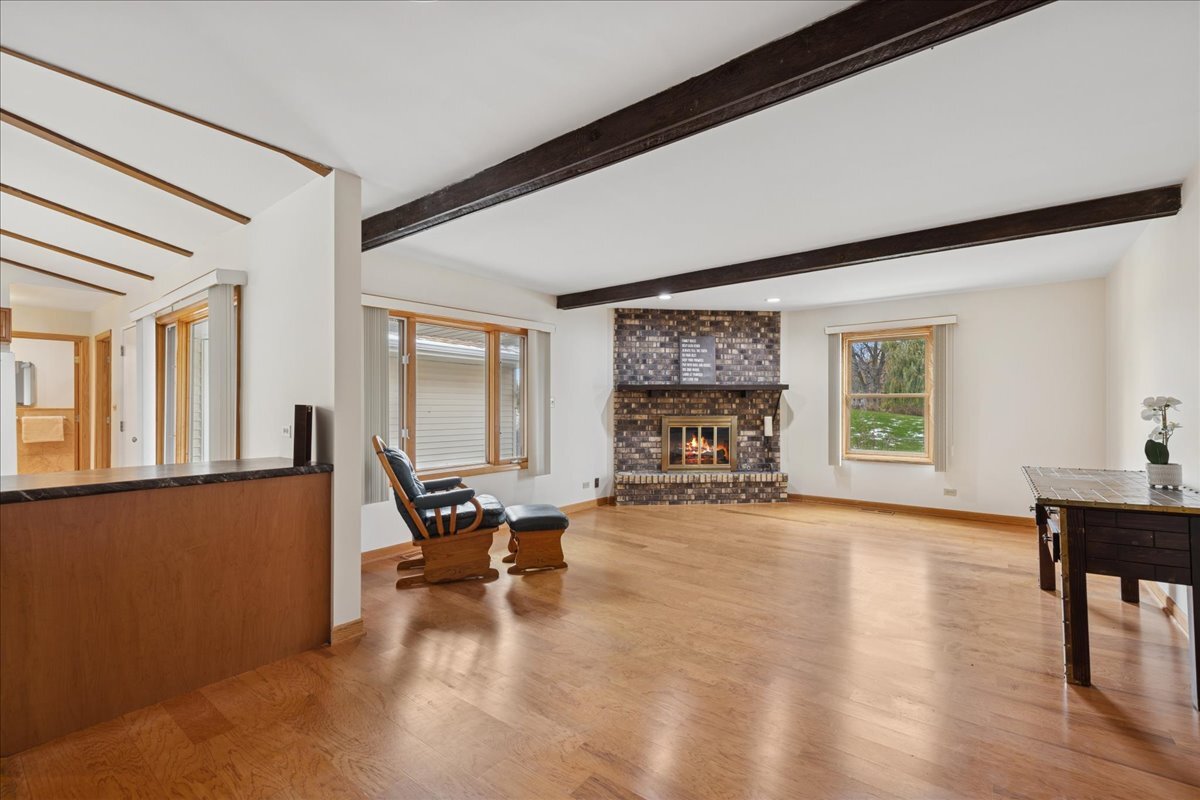 612 White Pine Road, Buffalo Grove, IL 60089