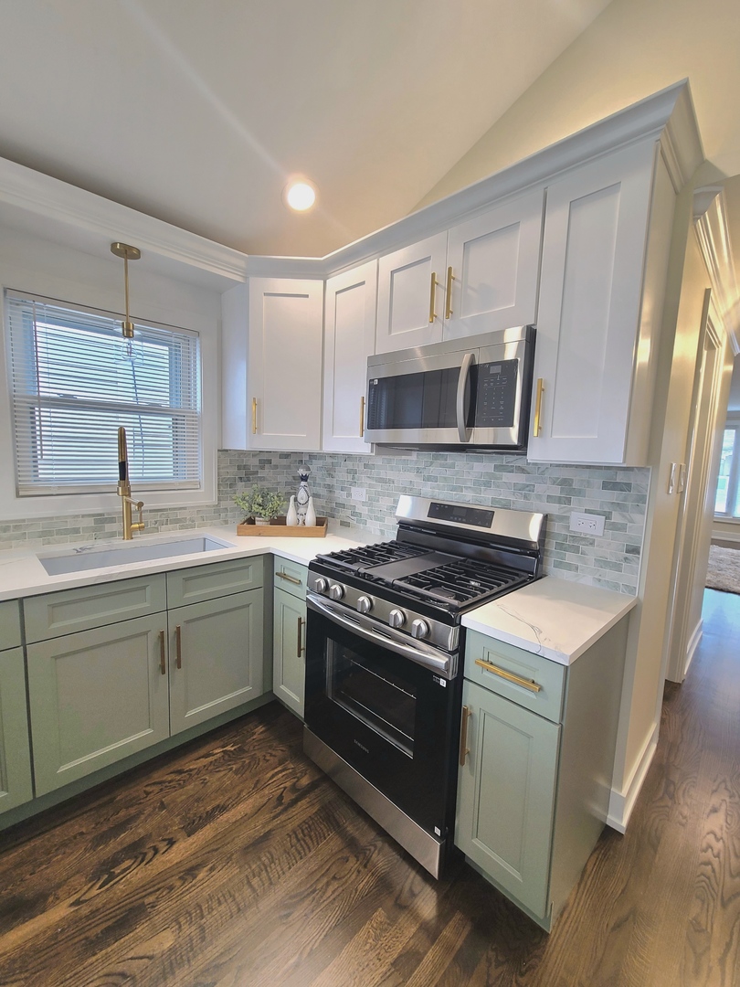 6129 S Parkside Avenue, Chicago, IL 60638