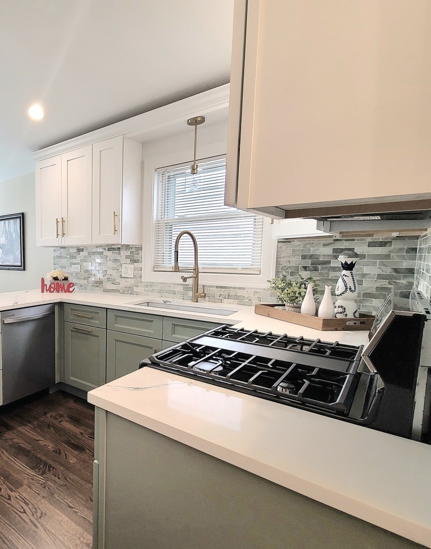 6129 S Parkside Avenue, Chicago, IL 60638