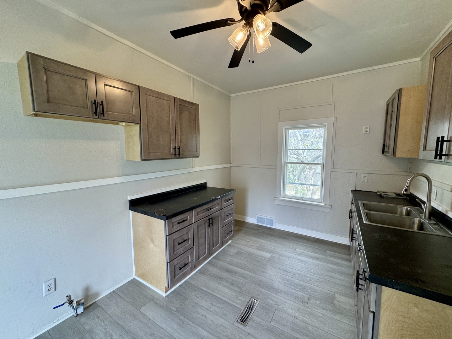 2796 E 508 Street, Lasalle, IL 61301