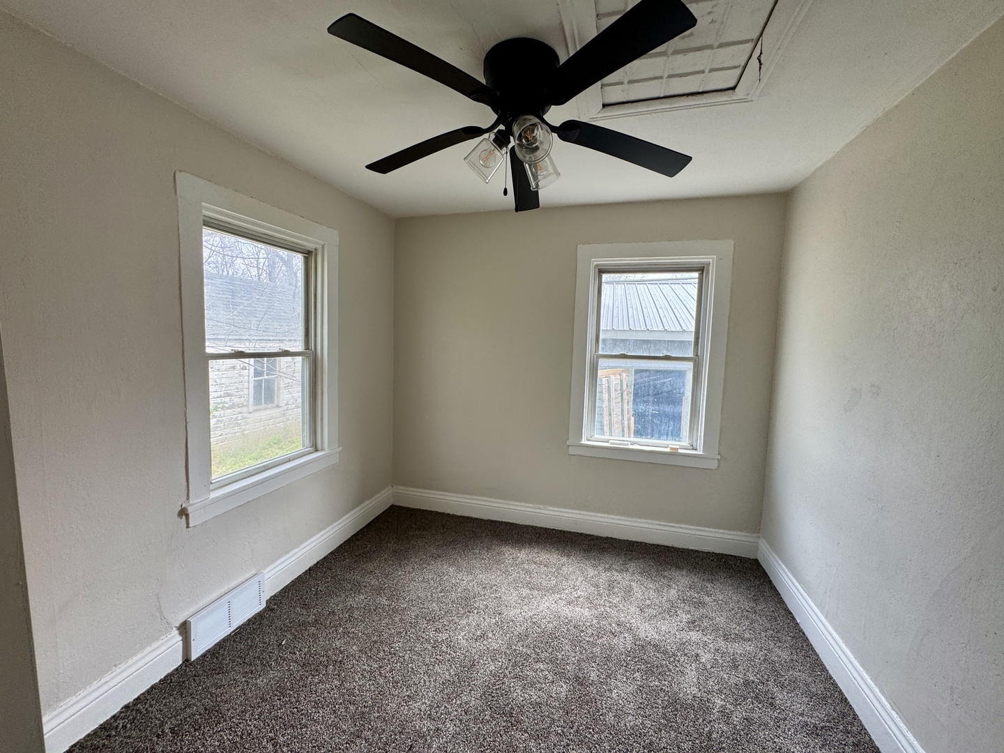 2796 E 508 Street, Lasalle, IL 61301