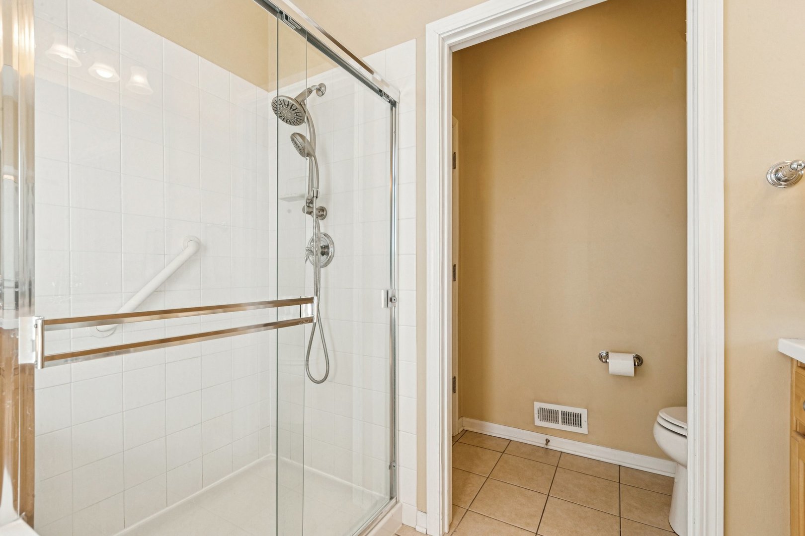 3251 Sheridan Lane, Mundelein, IL 60060