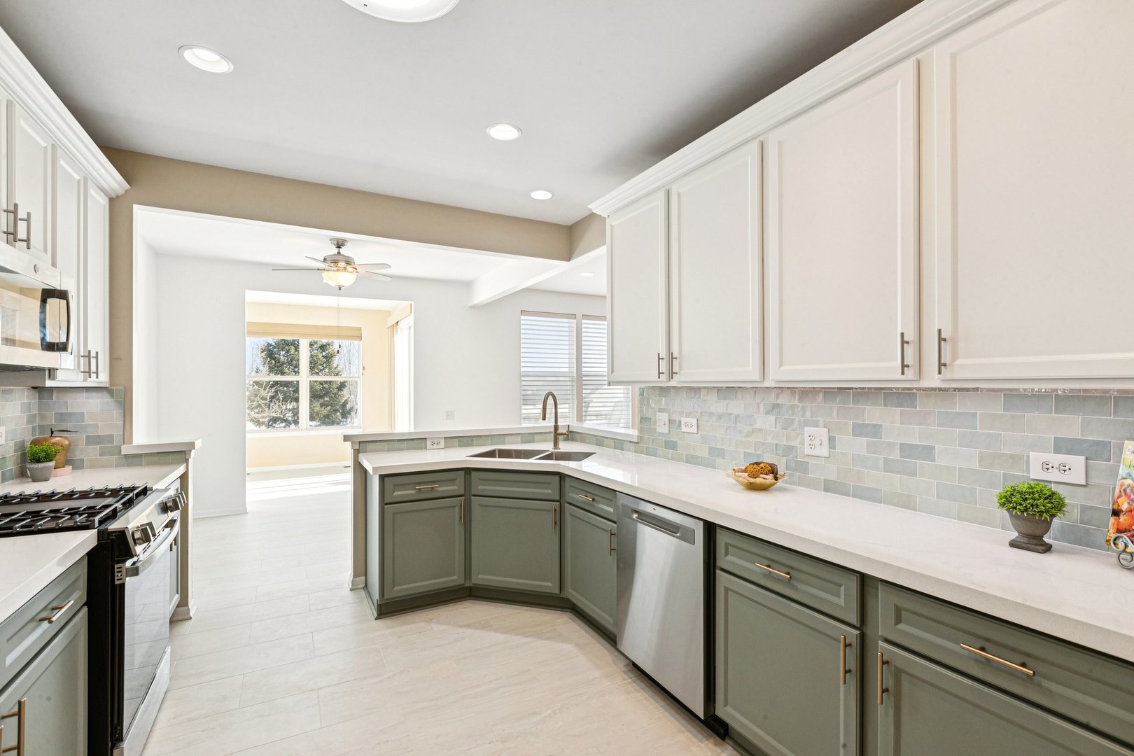 3251 Sheridan Lane, Mundelein, IL 60060