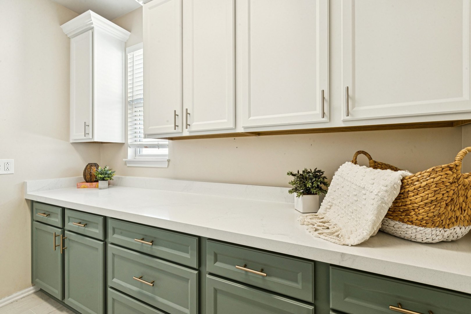 3251 Sheridan Lane, Mundelein, IL 60060