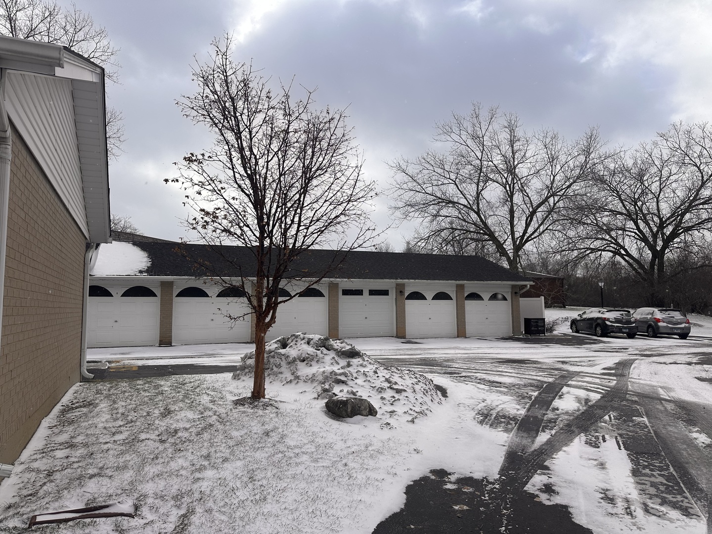 464 S President Street #204, Carol Stream, IL 60188