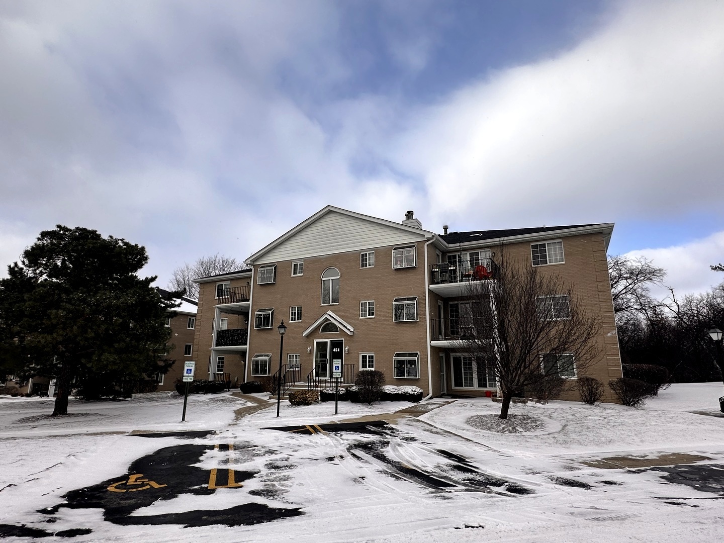 464 S President Street #204, Carol Stream, IL 60188