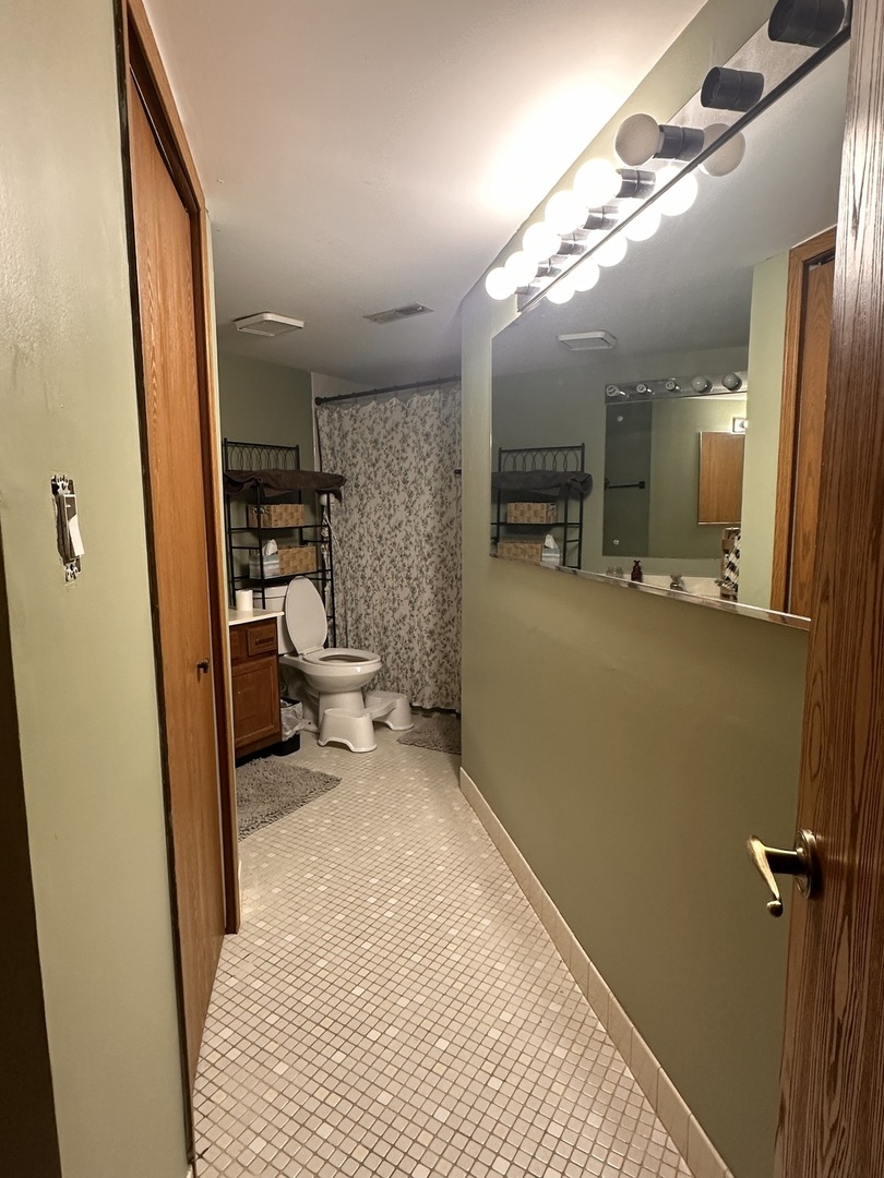 464 S President Street #204, Carol Stream, IL 60188