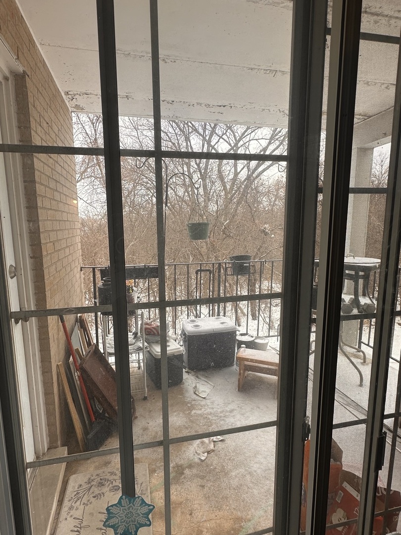 464 S President Street #204, Carol Stream, IL 60188