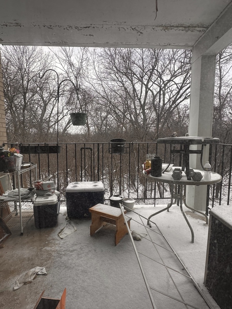 464 S President Street #204, Carol Stream, IL 60188