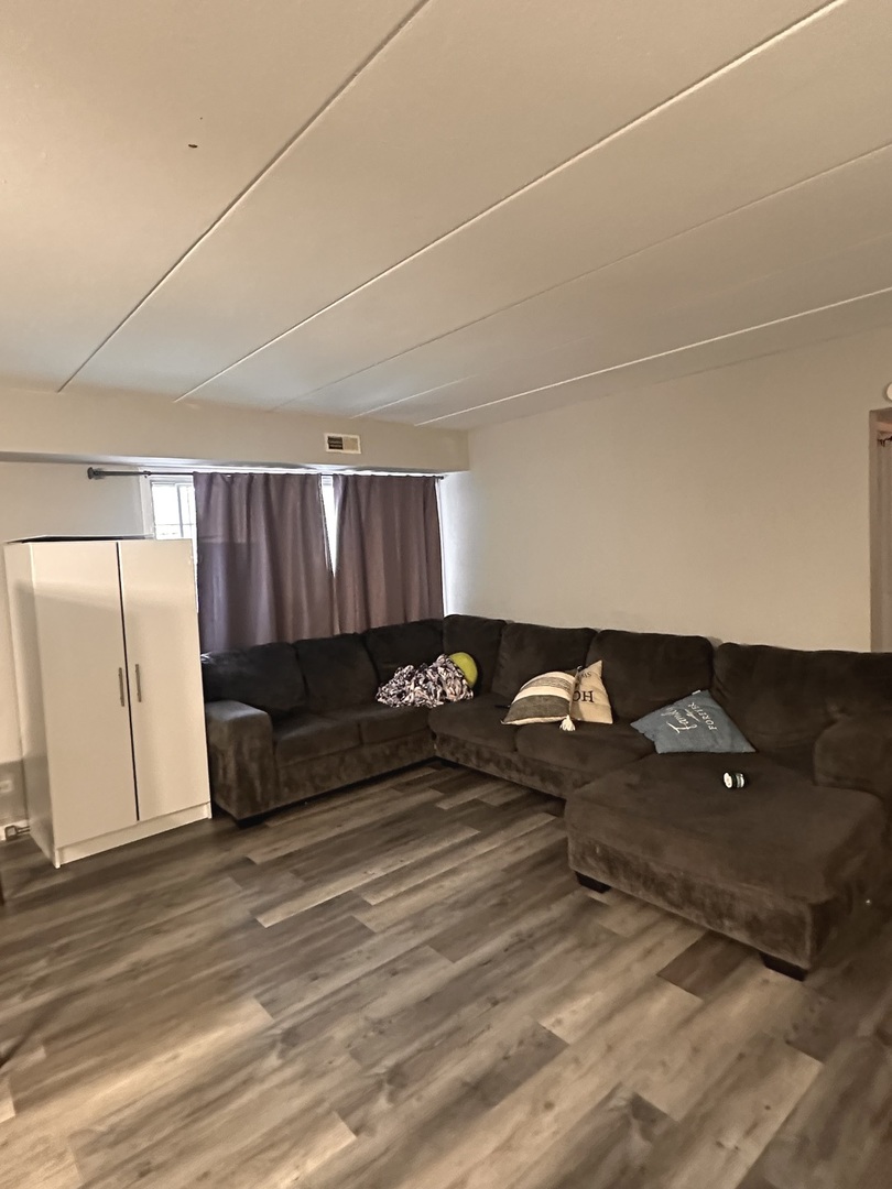 464 S President Street #204, Carol Stream, IL 60188