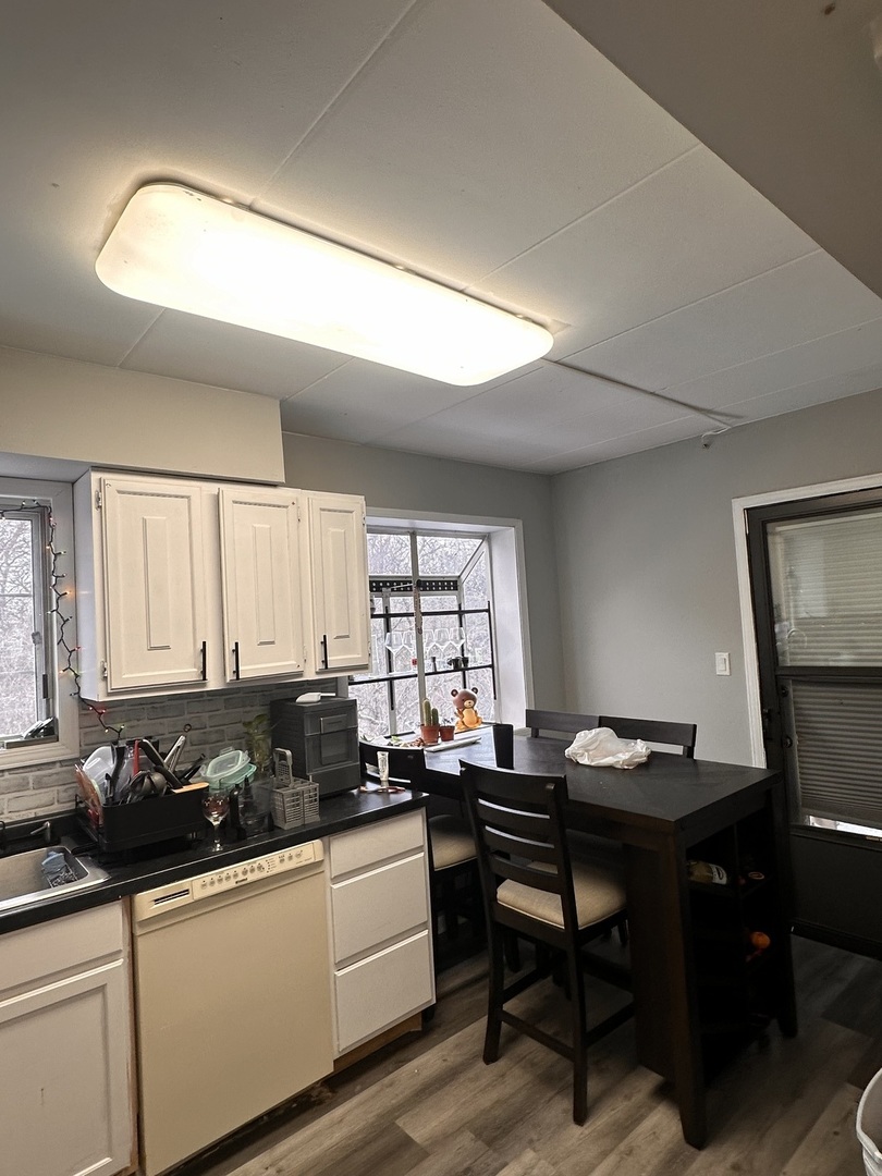 464 S President Street #204, Carol Stream, IL 60188