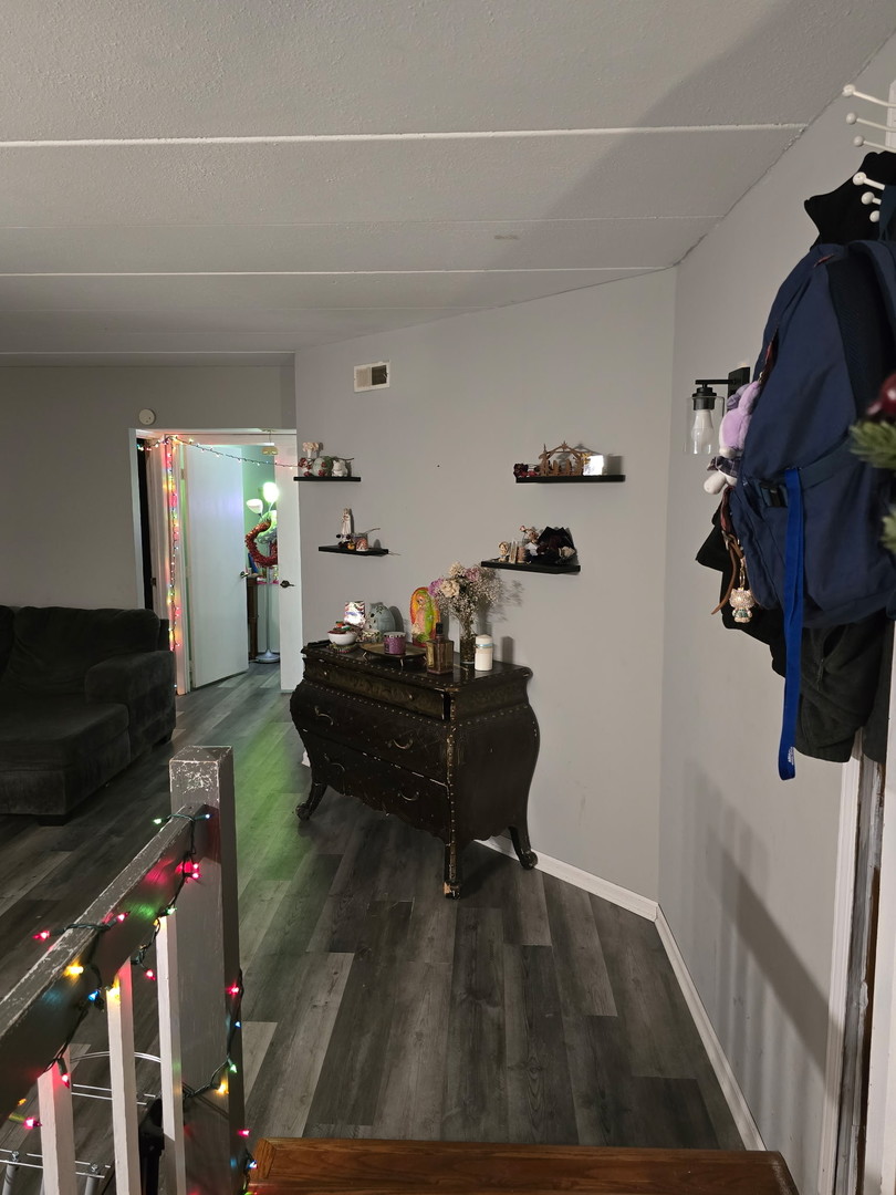 464 S President Street #204, Carol Stream, IL 60188