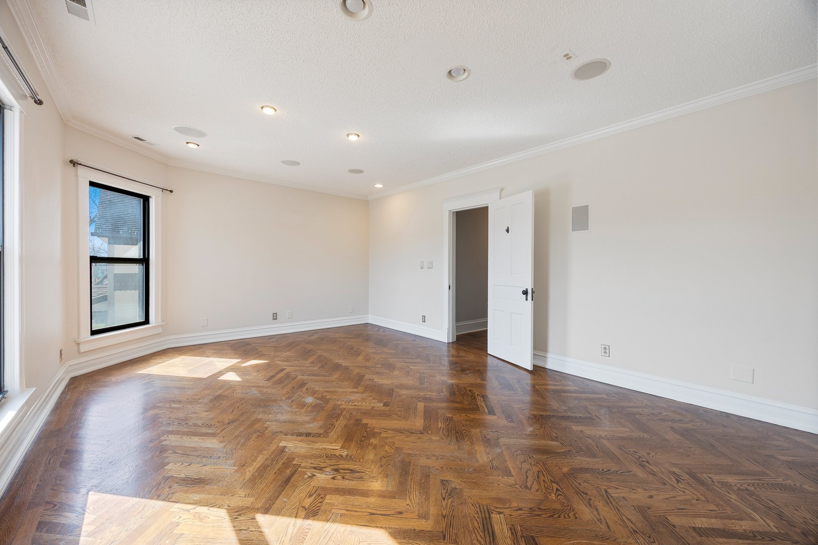 121 N Washington Street #250, Naperville, IL 60540