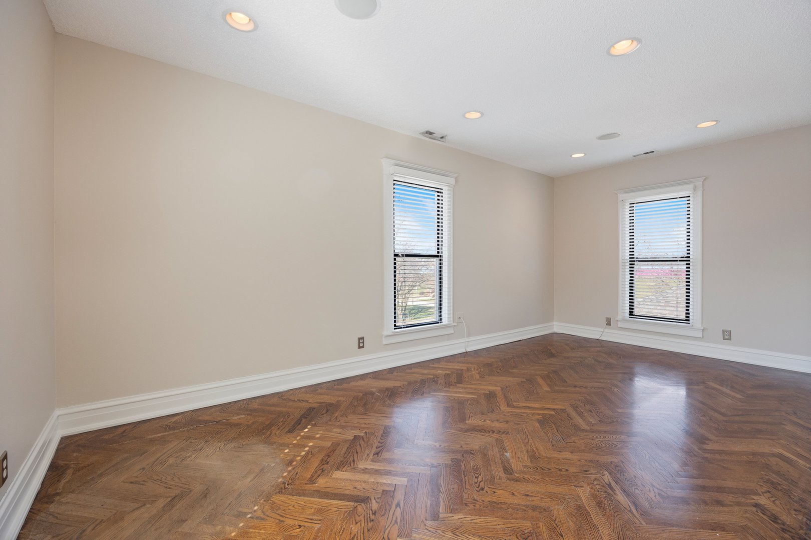 121 N Washington Street #250, Naperville, IL 60540