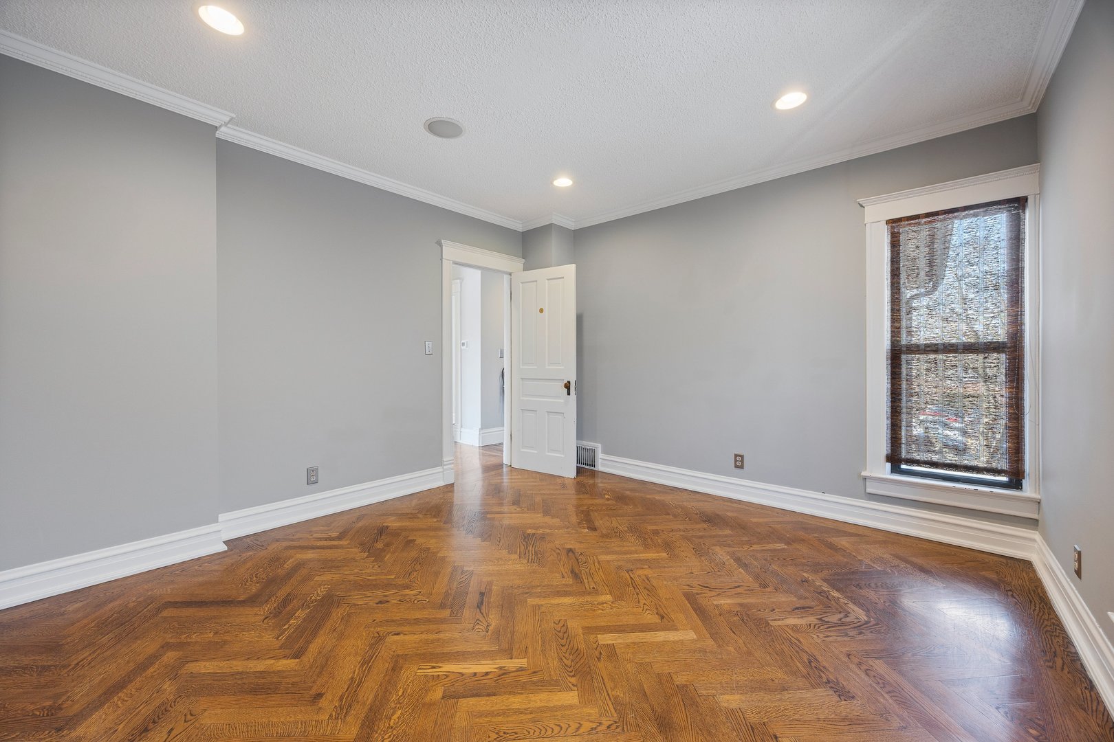 121 N Washington Street #250, Naperville, IL 60540