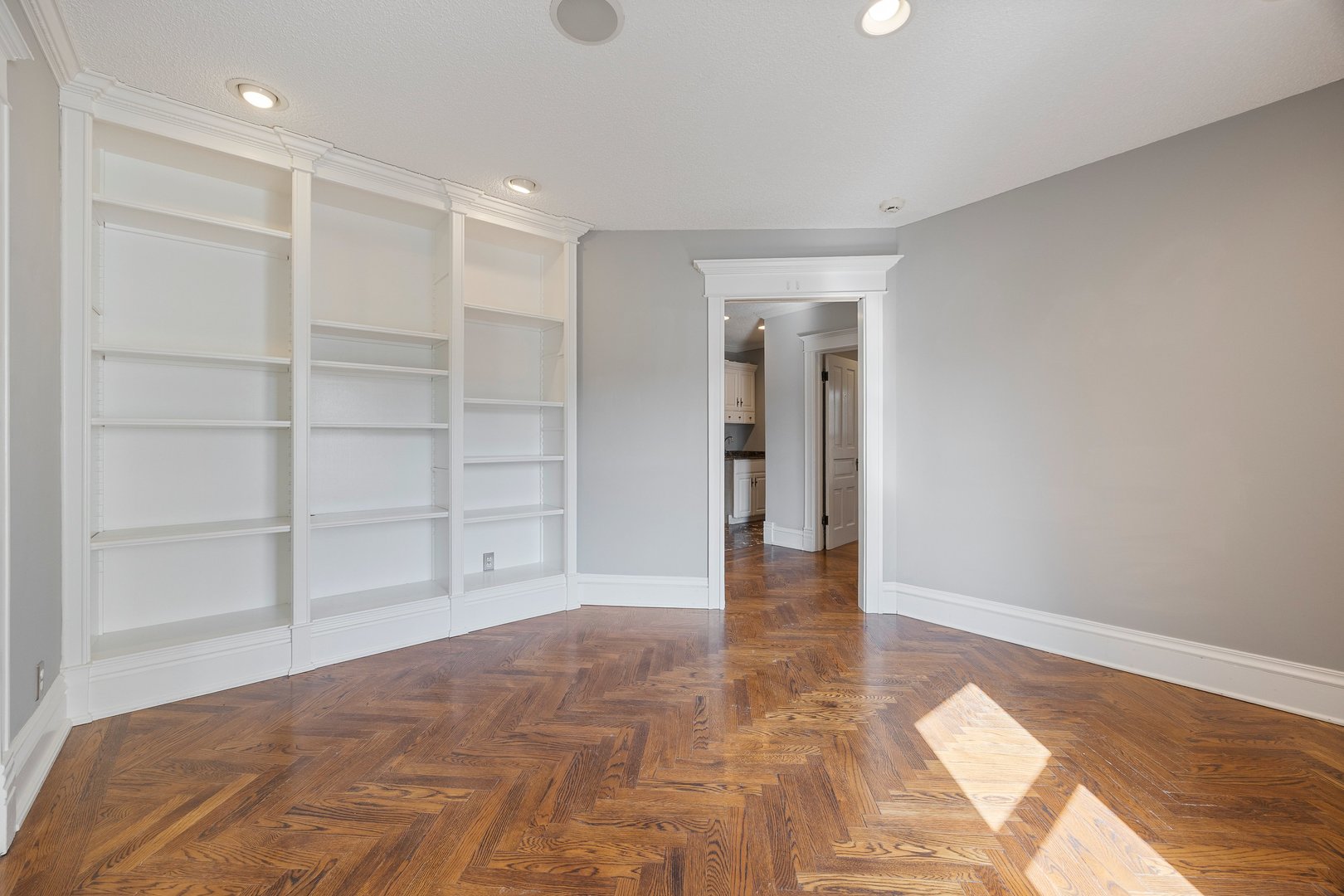 121 N Washington Street #250, Naperville, IL 60540