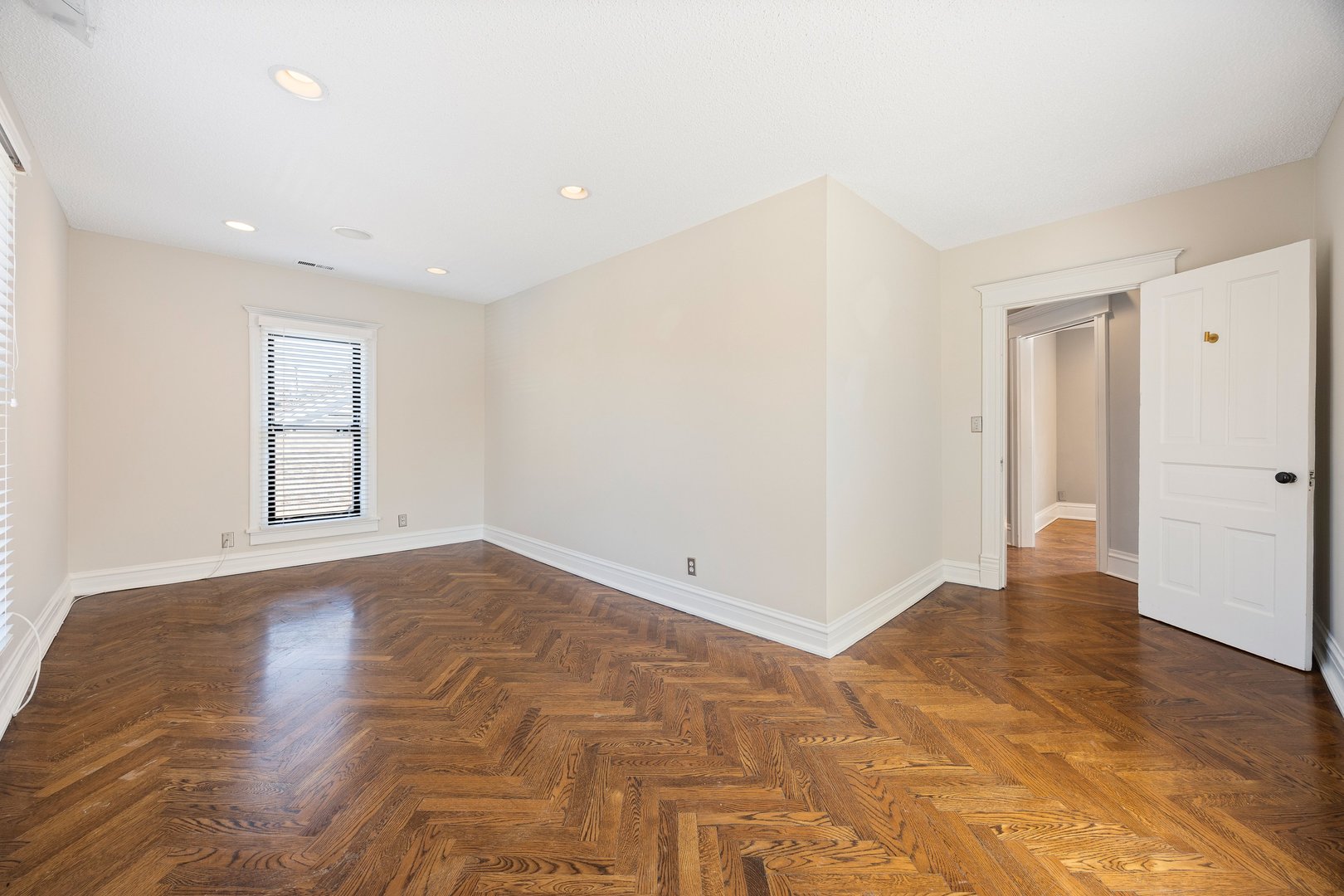 121 N Washington Street #250, Naperville, IL 60540