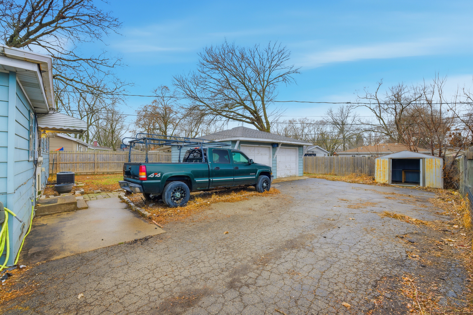 706 W JAMES Avenue, Villa Park, IL 60181