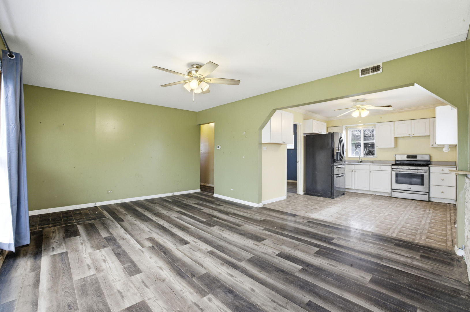 706 W JAMES Avenue, Villa Park, IL 60181