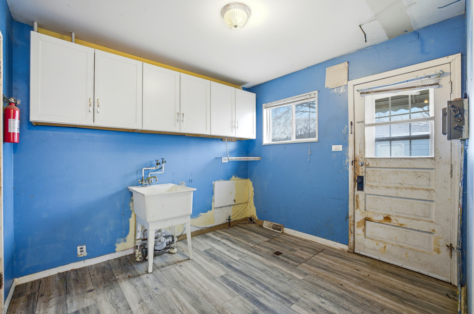 706 W JAMES Avenue, Villa Park, IL 60181