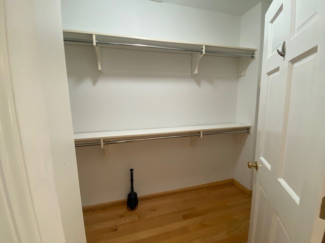 1626 S Luther Avenue, Oakbrook Terrace, IL 60181