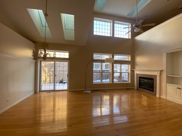 1626 S Luther Avenue, Oakbrook Terrace, IL 60181