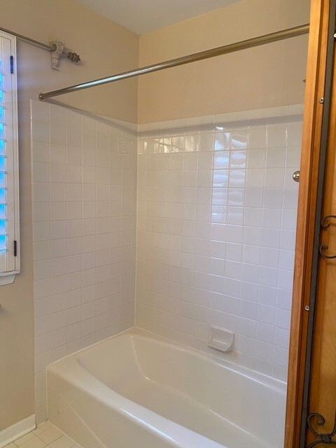 1626 S Luther Avenue, Oakbrook Terrace, IL 60181