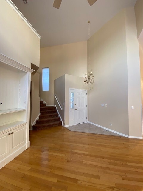 1626 S Luther Avenue, Oakbrook Terrace, IL 60181