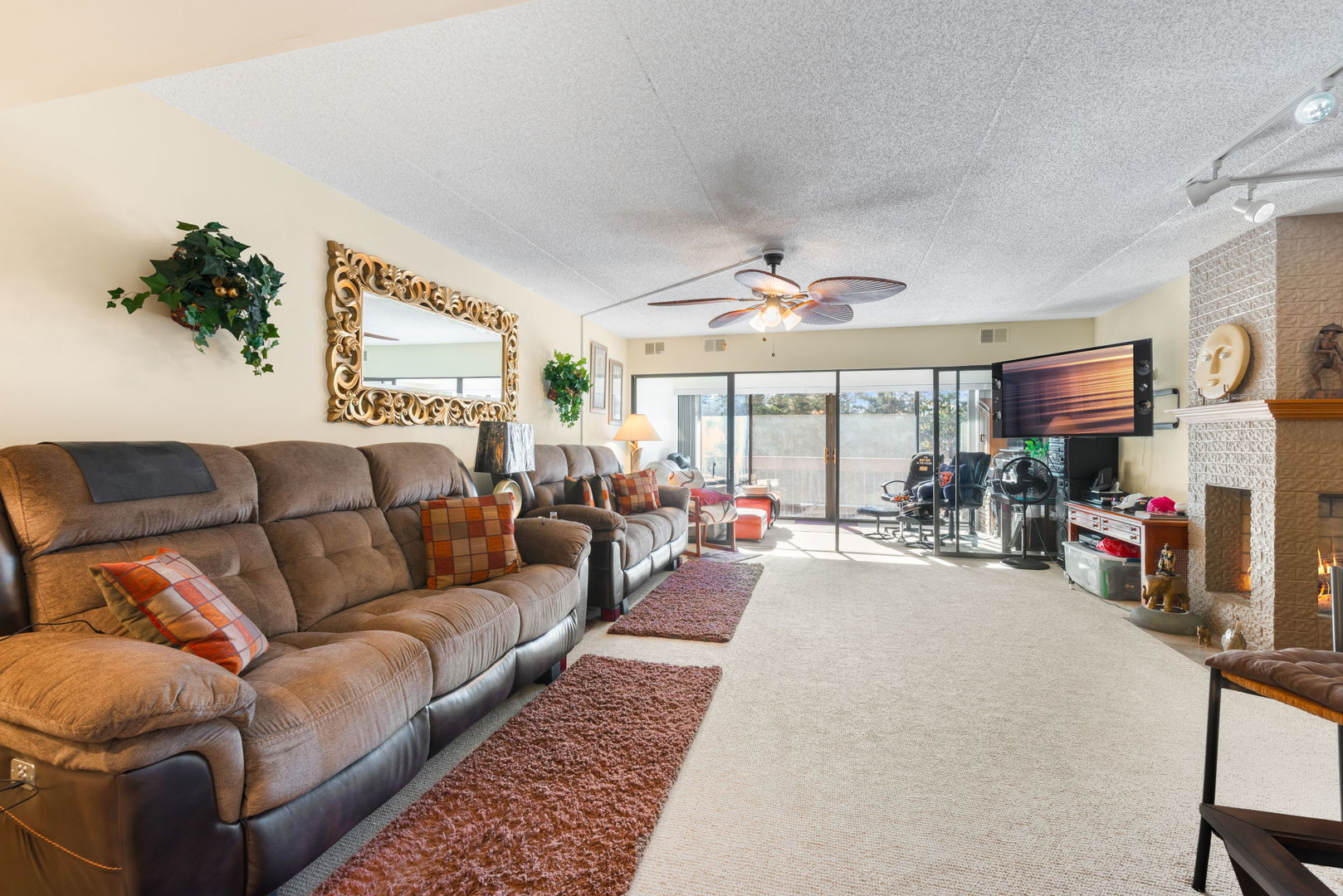 1S045 Spring Road #1D, Oakbrook Terrace, IL 60181