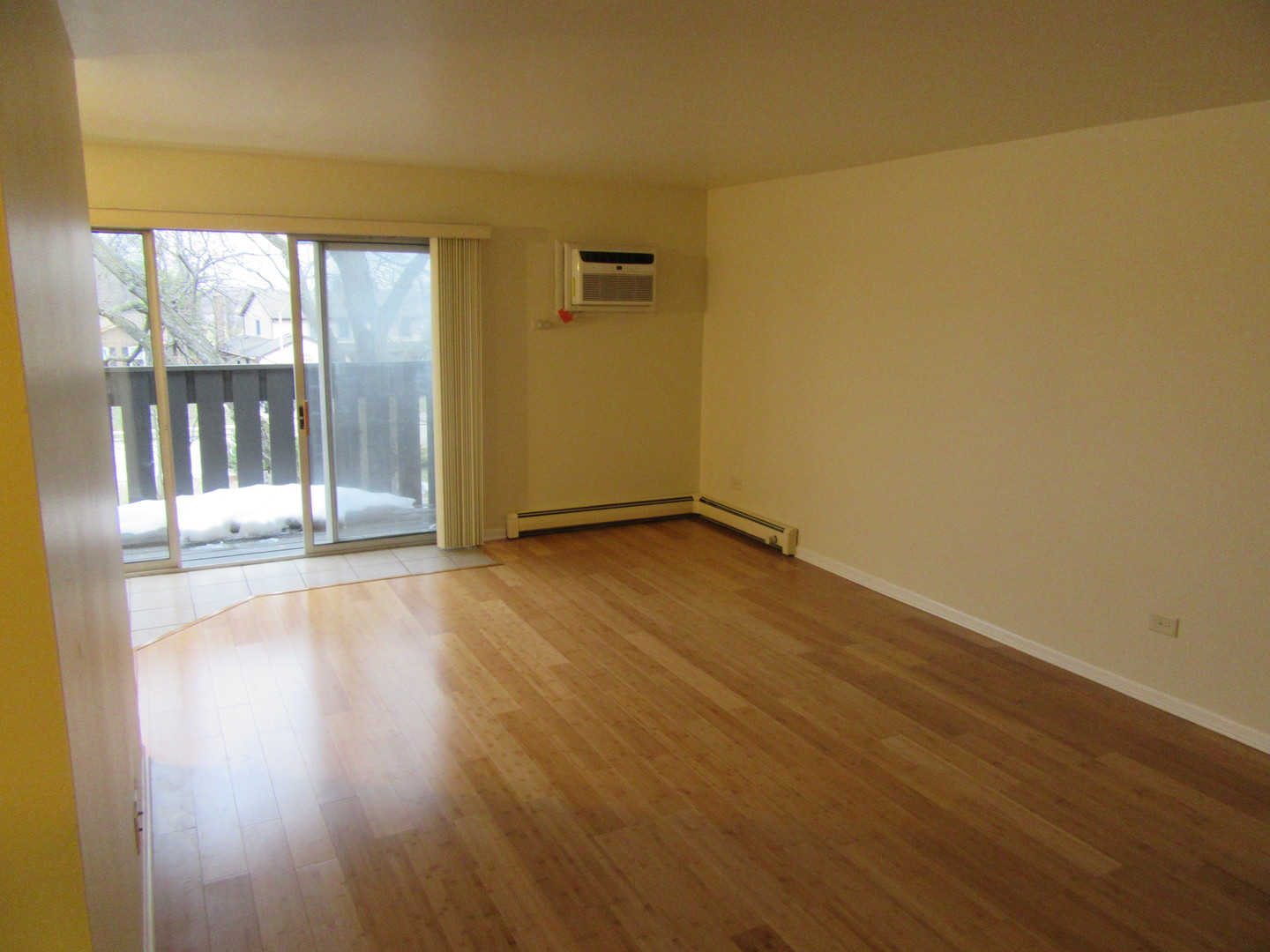 135 Pickwick Drive #E, Schaumburg, IL 60193