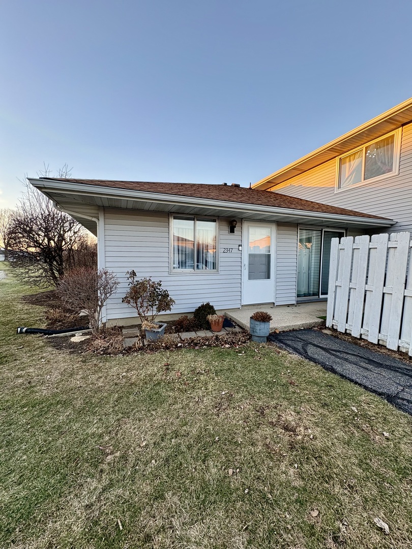2347 Carnation Drive #2347, Crest Hill, IL 60403