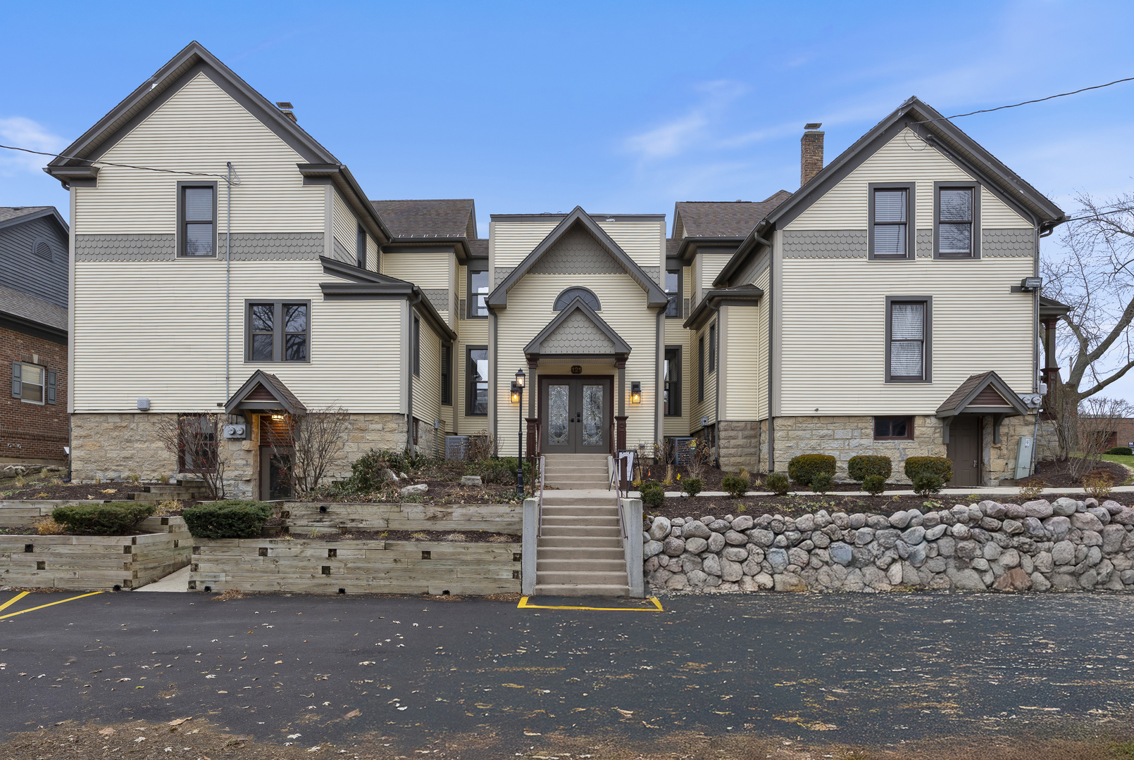 121 N Washington Street #200, Naperville, IL 60540