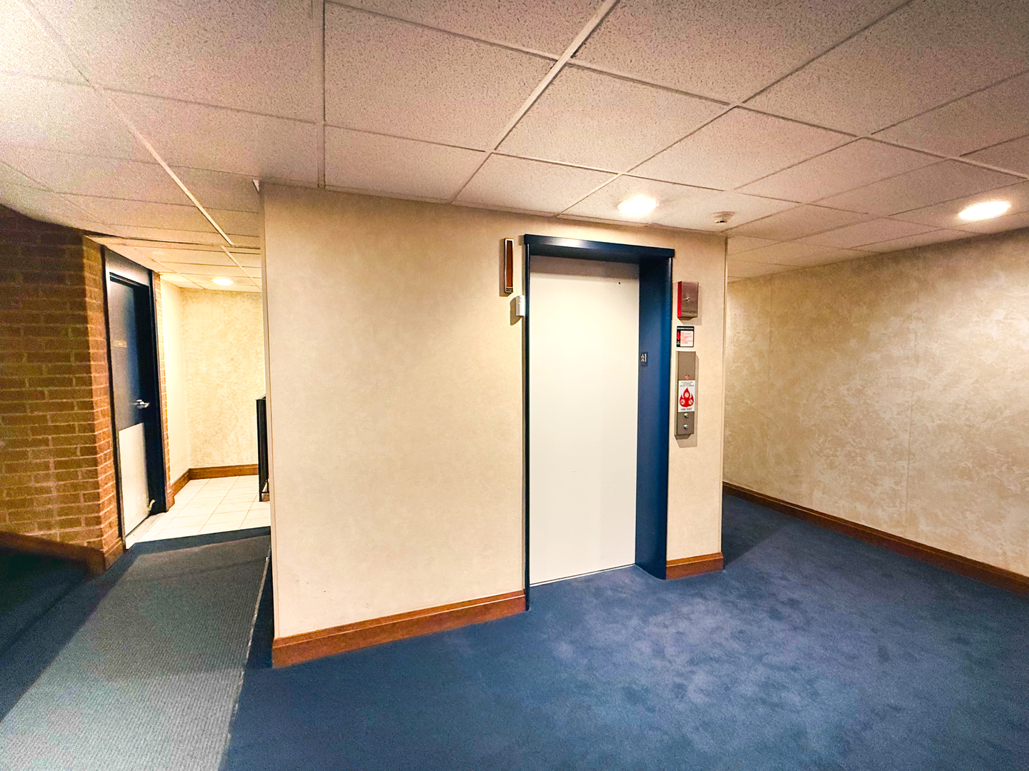 4250 Saratoga Avenue #L305, Downers Grove, IL 60515