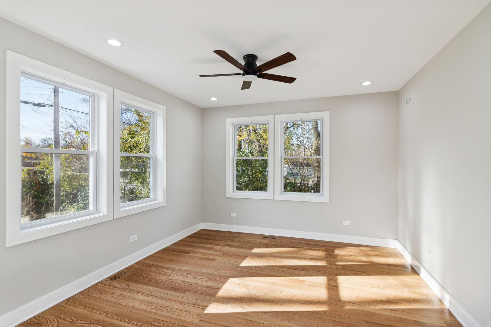 302 Hughes Avenue, Lockport, IL 60441