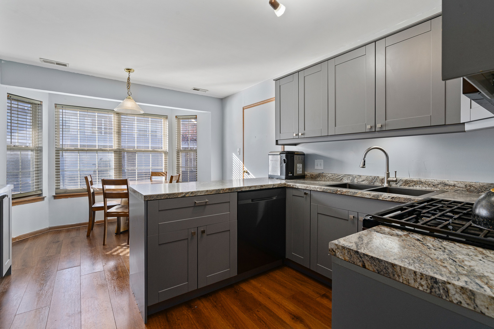 13910 Cambridge Circle, Plainfield, IL 60544